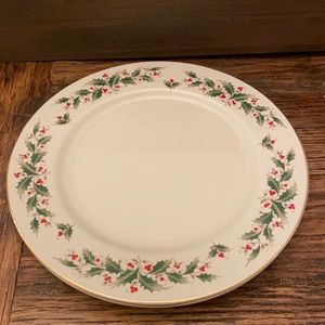 Holly Yuletide by Japan